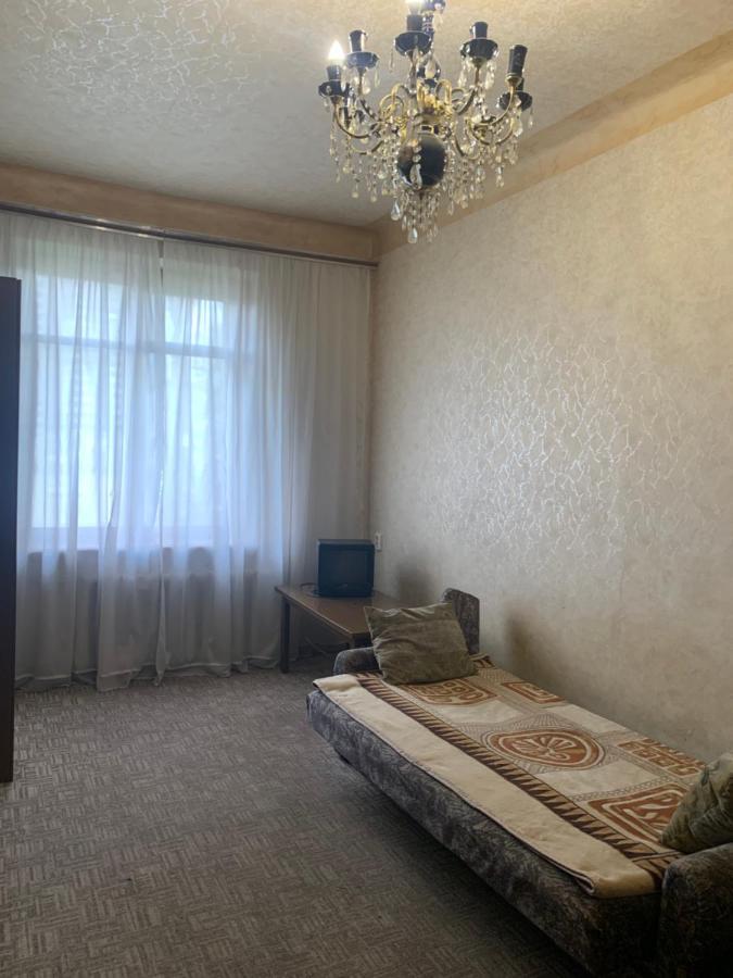 Апартаменты С Балконом В Центре Города Dnipro Exterior foto